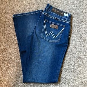 Brand new Wrangler Retro Jeans - 11x32 - Sadie low-rise - boot cut